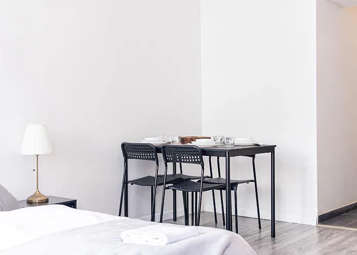Appartement Meidling Center, Modern 1br With Tv & Wifi