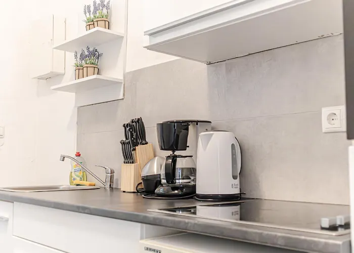 Meidling Center, Modern 1br With Tv & Wifi